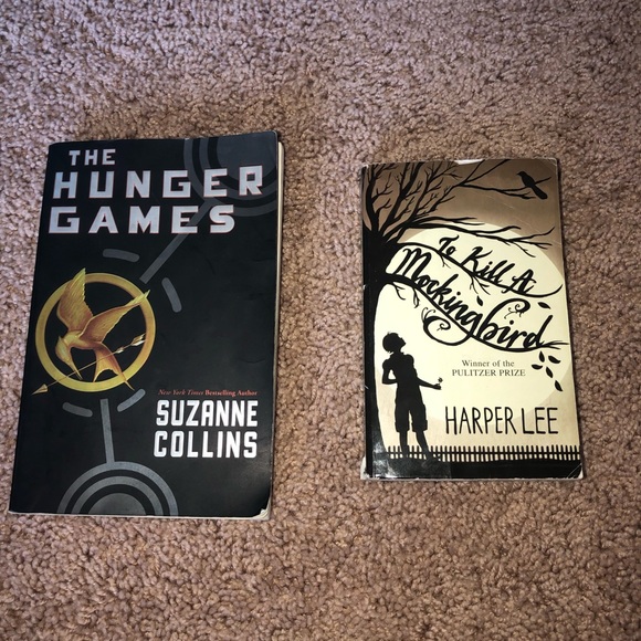 Books 📚 - Picture 5 of 8